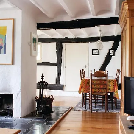 2 Bedroom Beautiful In Holiday home *