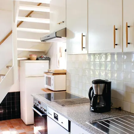 2 Bedroom Beautiful In Holiday home Gulpen