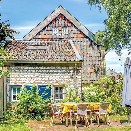 2 Bedroom Beautiful In Holiday home Gulpen